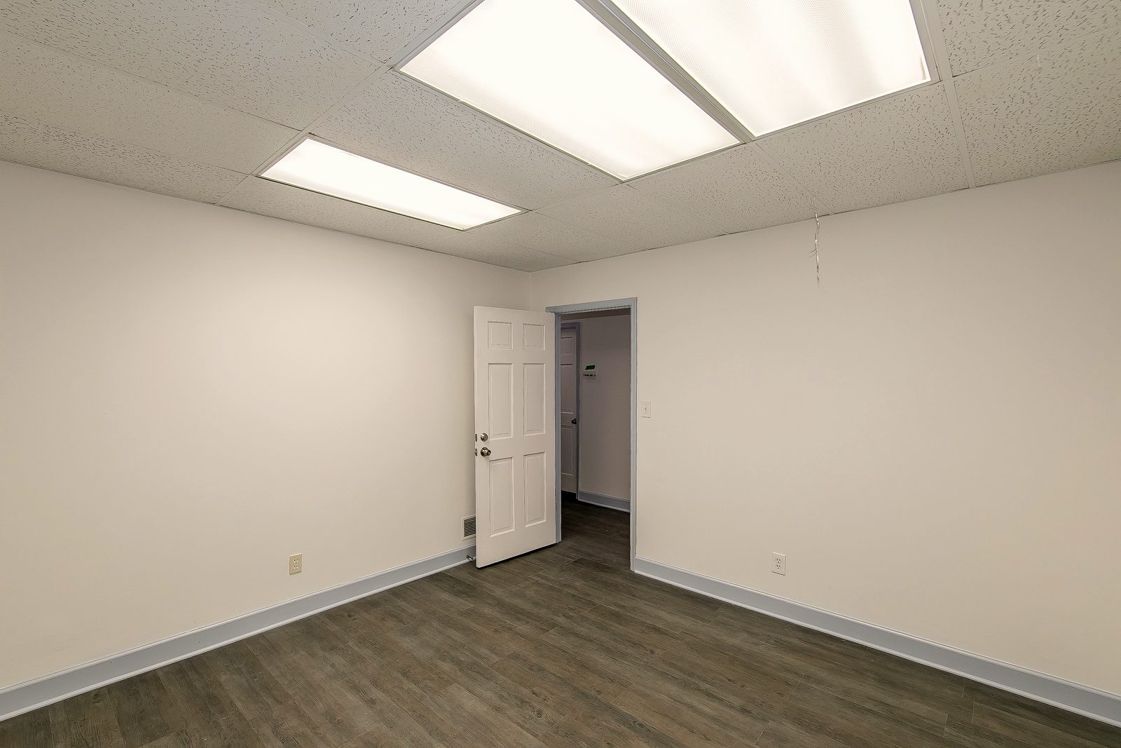 Representative private office at 124 South Main