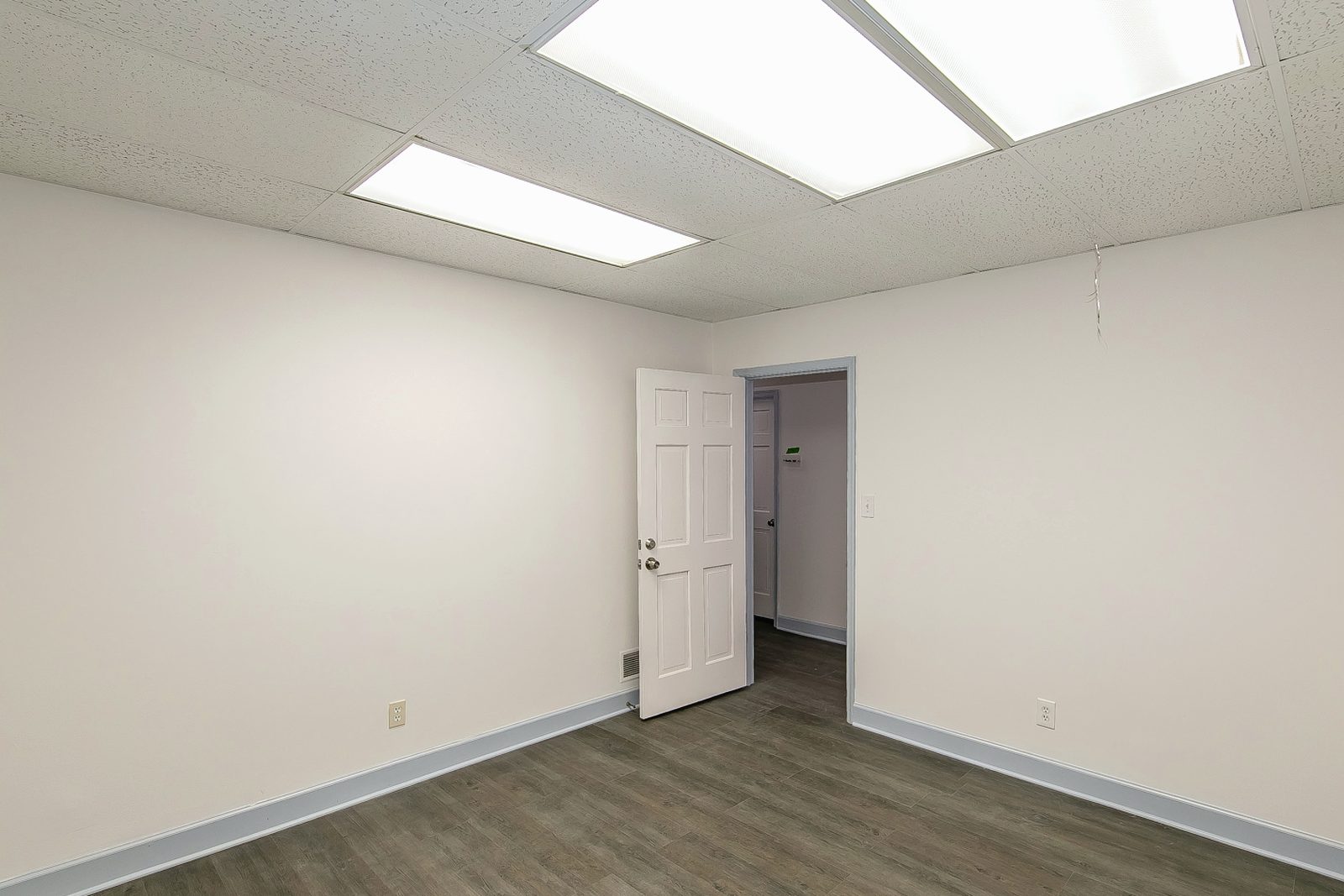 Representative private office at 124 South Main
