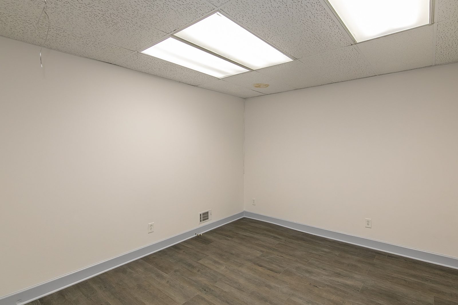Representative private office at 124 South Main