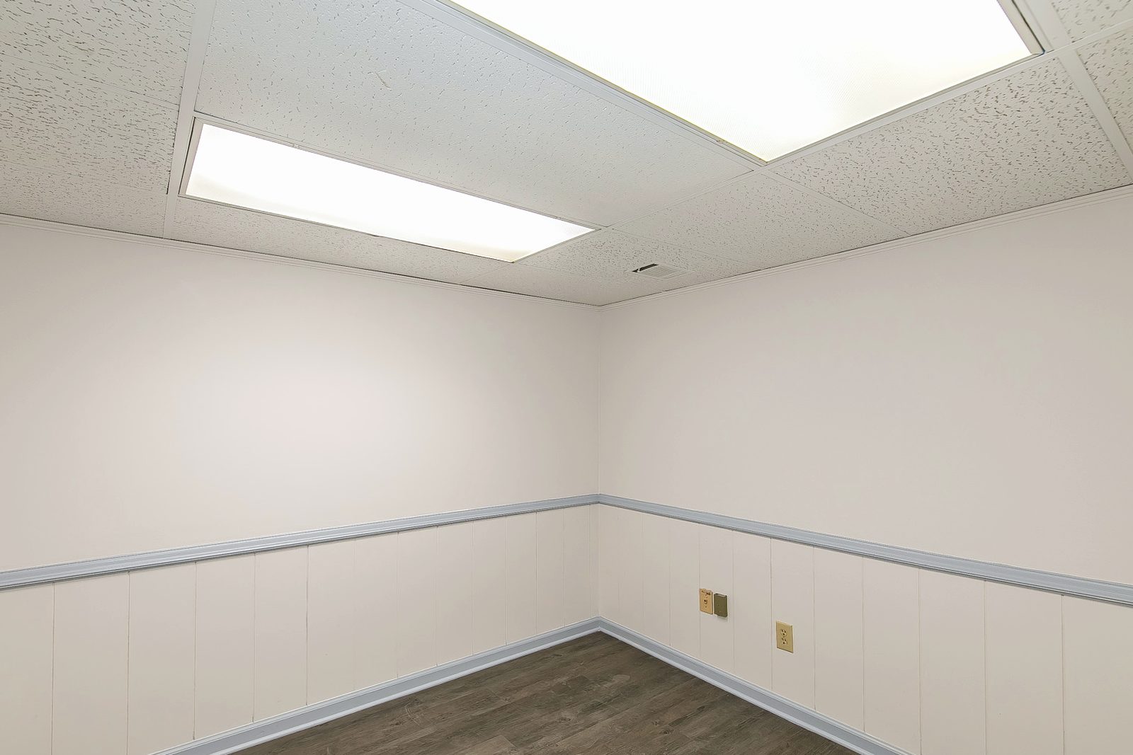 Representative private office at 124 South Main